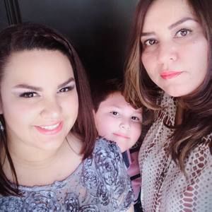 Meet your Posher, Yesenia